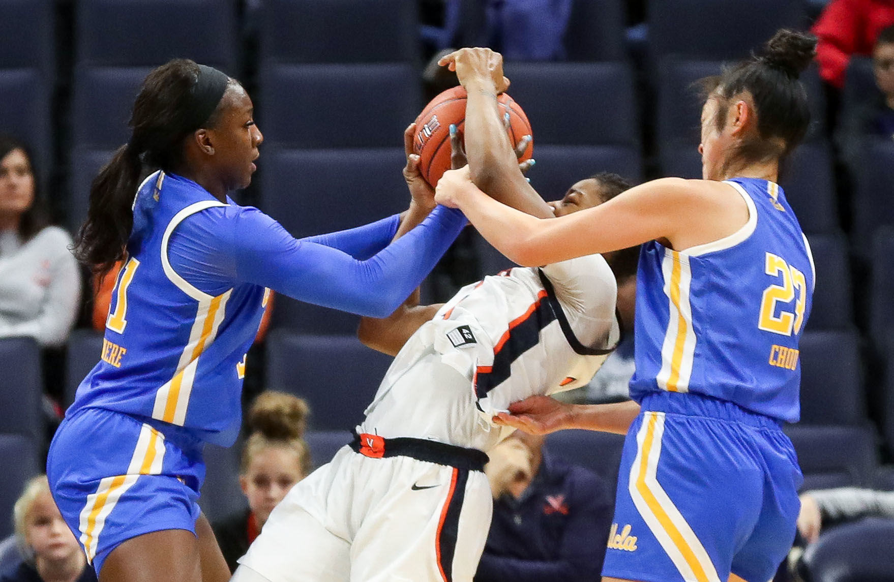 20191201_cdp_sports_UVa_wbball249.JPG